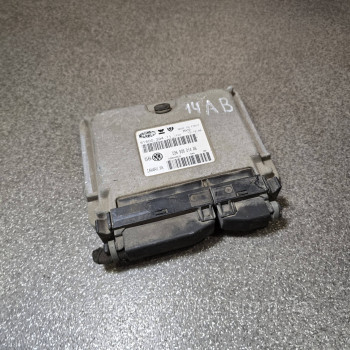Блок керування двигуна VW Bora Golf IV 1,4 AKQ 036906014AB