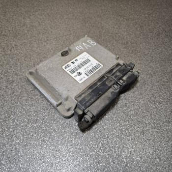 Блок керування двигуна VW Bora Golf IV 1,4 AKQ 036906014AB