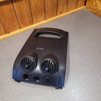 Декоративна накладка консолі торпеди салону з дефектами Chevrolet Aveo